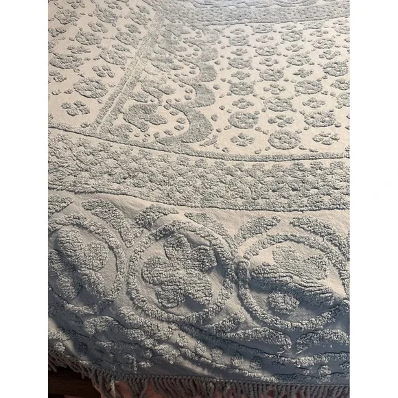 Vintage Oversized Medallion Chenille Bedspread Blue Twin Blanket - Picture 4 of 10